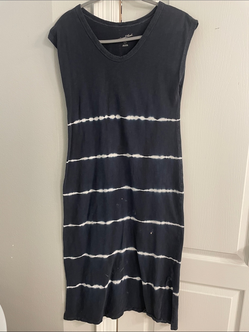 3 for $10 Add to bundle 
Universal Thread Sleeveless Black Tie-Dye midi